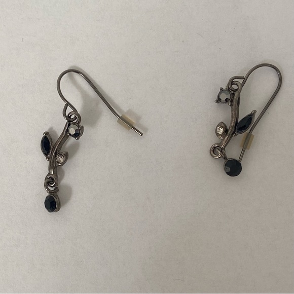 Vintage style silver tone and black rhinestone floral design earrings. Pre-owned - Picture 4 of 6